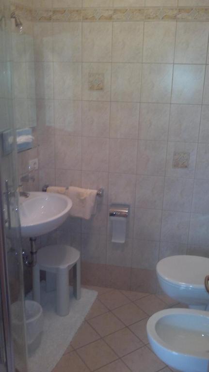 Hotel B&B Gasthof Zur Linde Rio di Pusteria Ruang foto